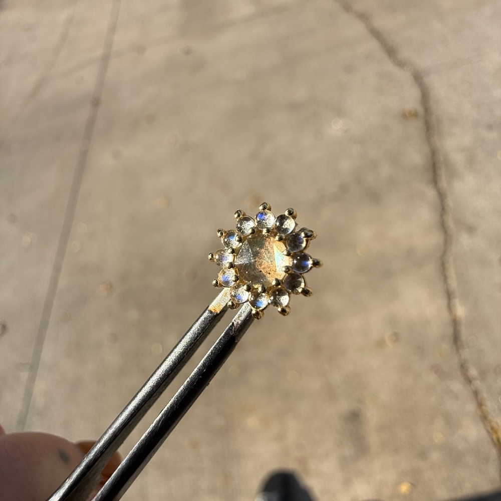 BVLA 14k yellow gold “The Rose” 8mm Labradorite and Moonstone 14g threaded - Picture 8 of 8